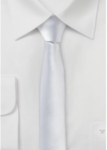 Extra schlanke Businesskrawatte schneeweiß