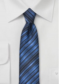 smalle stropdas strepen design donker blauw