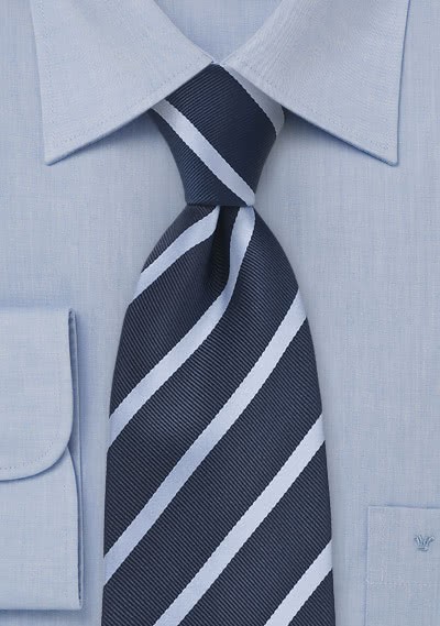 Businesskrawatte Navy Streifendesign Businesskrawatte Navy Streifendesign