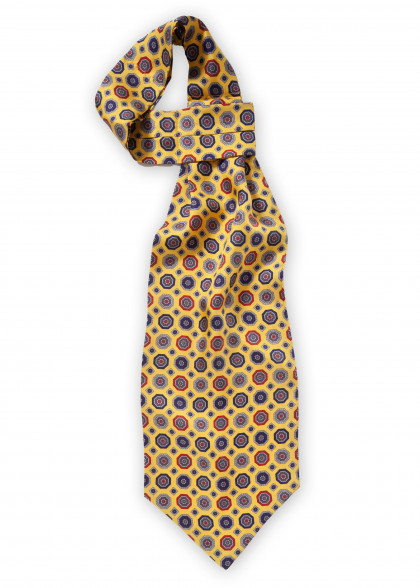 Ascot aus dem gleichen Stoff und Farbe