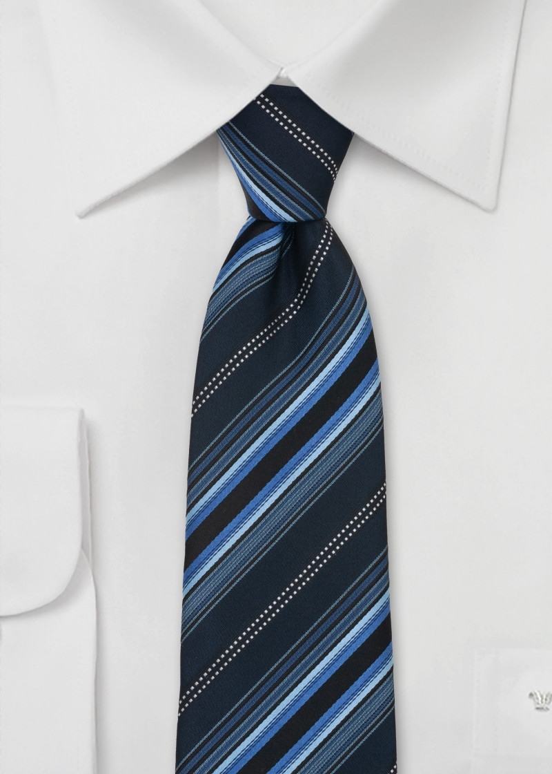Stropdas streeppatroon marineblauw