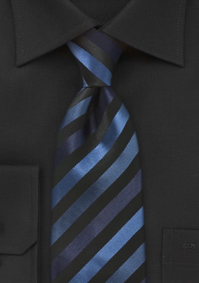 XXL-Krawatte junges Streifenmuster navyblau navyblau XXL-Krawatte junges Streifenmuster navyblau navyblau