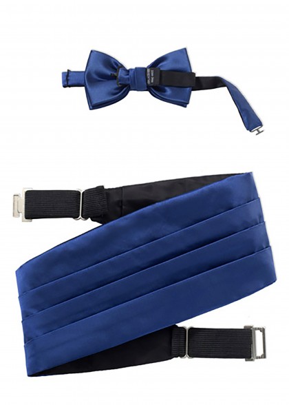 Cummerbund aus dem gleichen Stoff und Farbe