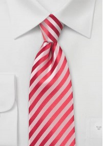 Gestreepte toon op toon rode stropdas