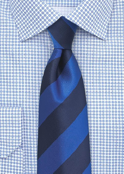 Krawatte Streifenmuster blau navyblau